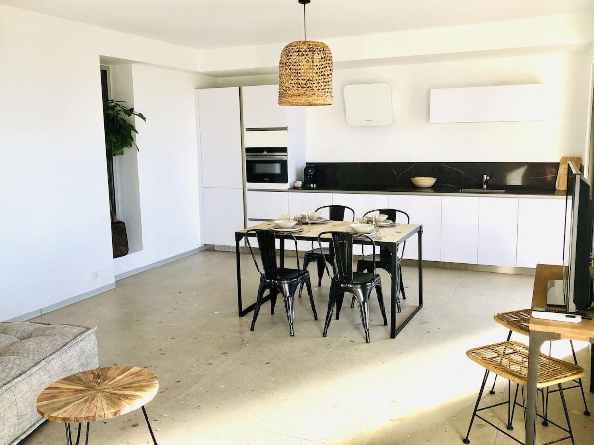 Appartement T3 Lumineux Traversant Totalement Neuf En Face De La Plage Front De Mer Vue Sur Les Iles Vue Mer Panoramique Assuree Residence De La Plage Centre Ville Du Lavandou 3Eme Etage Avec Ascenseur Appartement T3 Льо Лаванду Екстериор снимка