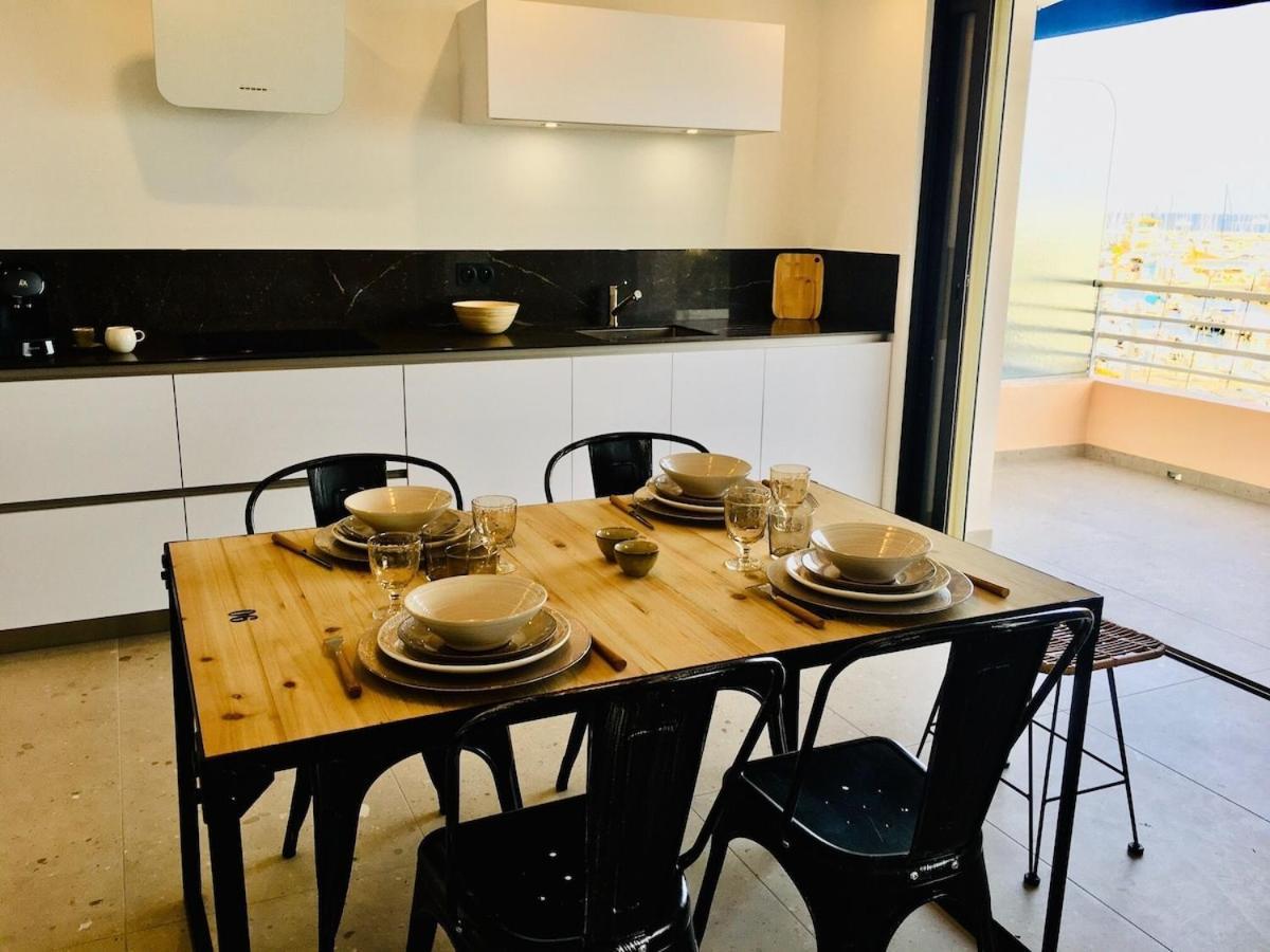 Appartement T3 Lumineux Traversant Totalement Neuf En Face De La Plage Front De Mer Vue Sur Les Iles Vue Mer Panoramique Assuree Residence De La Plage Centre Ville Du Lavandou 3Eme Etage Avec Ascenseur Appartement T3 Льо Лаванду Екстериор снимка