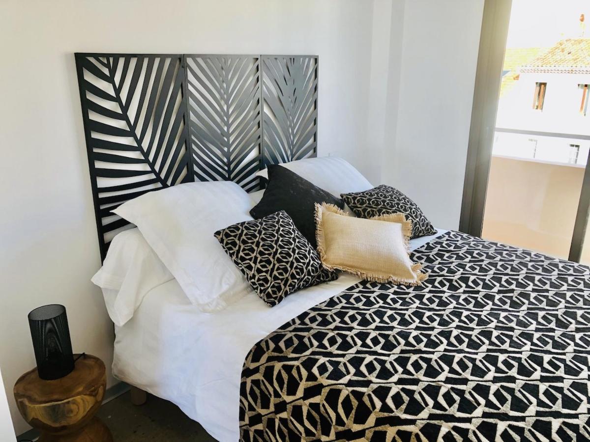 Appartement T3 Lumineux Traversant Totalement Neuf En Face De La Plage Front De Mer Vue Sur Les Iles Vue Mer Panoramique Assuree Residence De La Plage Centre Ville Du Lavandou 3Eme Etage Avec Ascenseur Appartement T3 Льо Лаванду Екстериор снимка