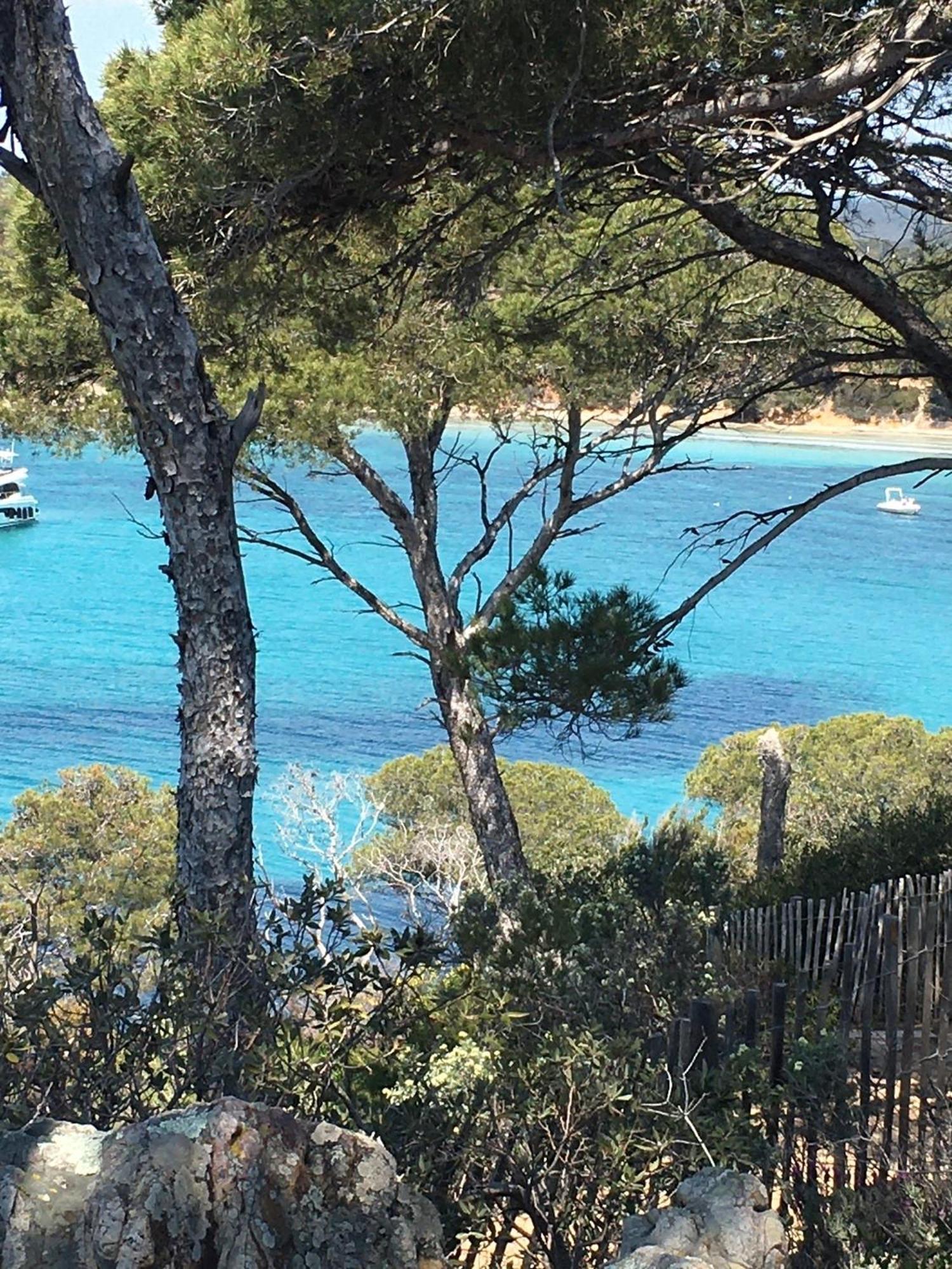 Appartement T3 Lumineux Traversant Totalement Neuf En Face De La Plage Front De Mer Vue Sur Les Iles Vue Mer Panoramique Assuree Residence De La Plage Centre Ville Du Lavandou 3Eme Etage Avec Ascenseur Appartement T3 Льо Лаванду Екстериор снимка